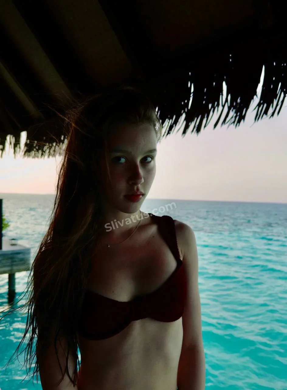 18+ Анна Пересильд знаменитость без одежды