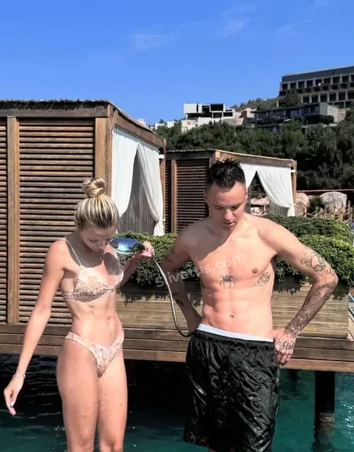 18+ Эротическое фото тиктокерши Аня Ишук (anyaischuk)