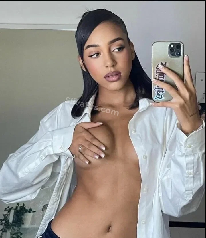 18+ Голая тиктокерша Алиша Коне (aalishass) на фото