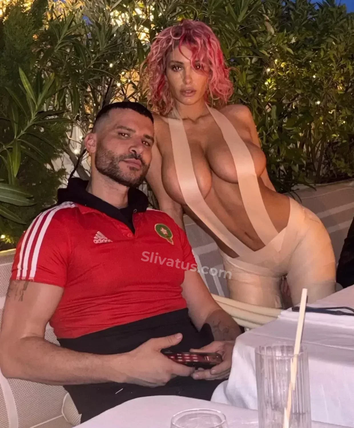 18+ Голая тиктокерша Бьянка Цензори (Bianca Censori) на фото