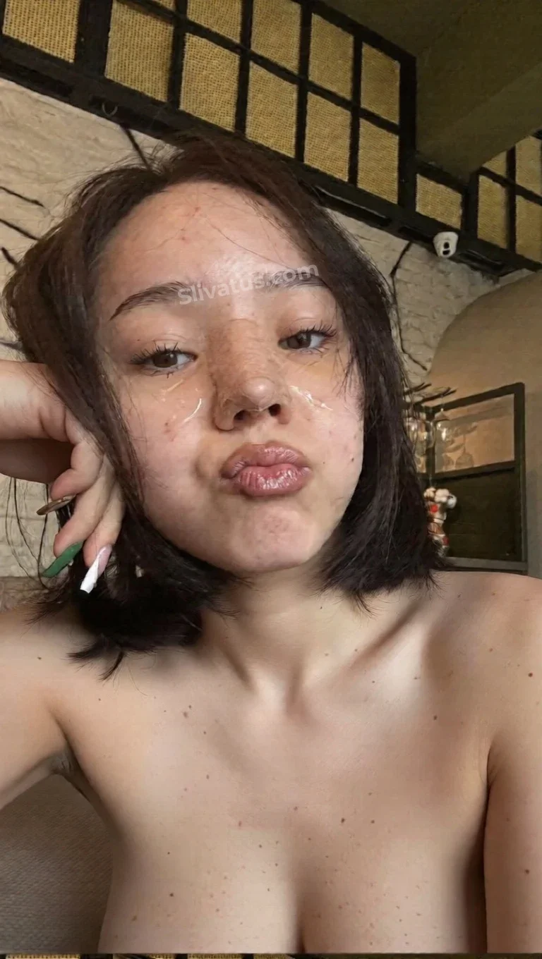 18+ Обнаженное тело тиктокерши Скитлс