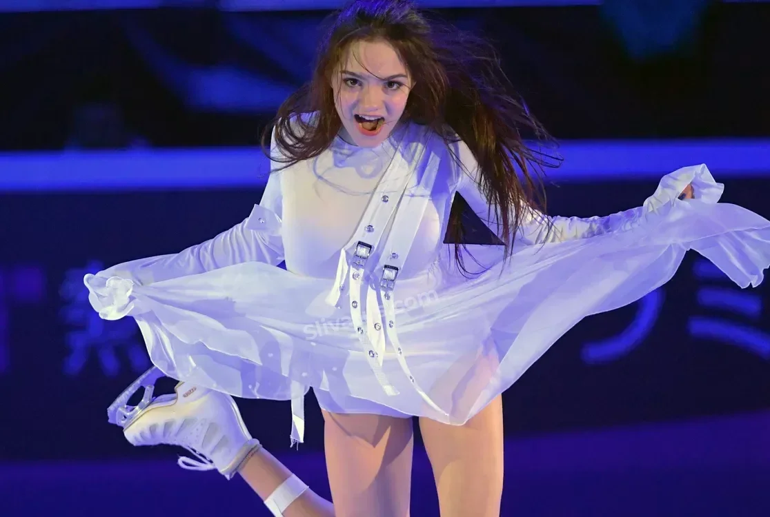 18+ Приватное фото звезды Евгения Медведева