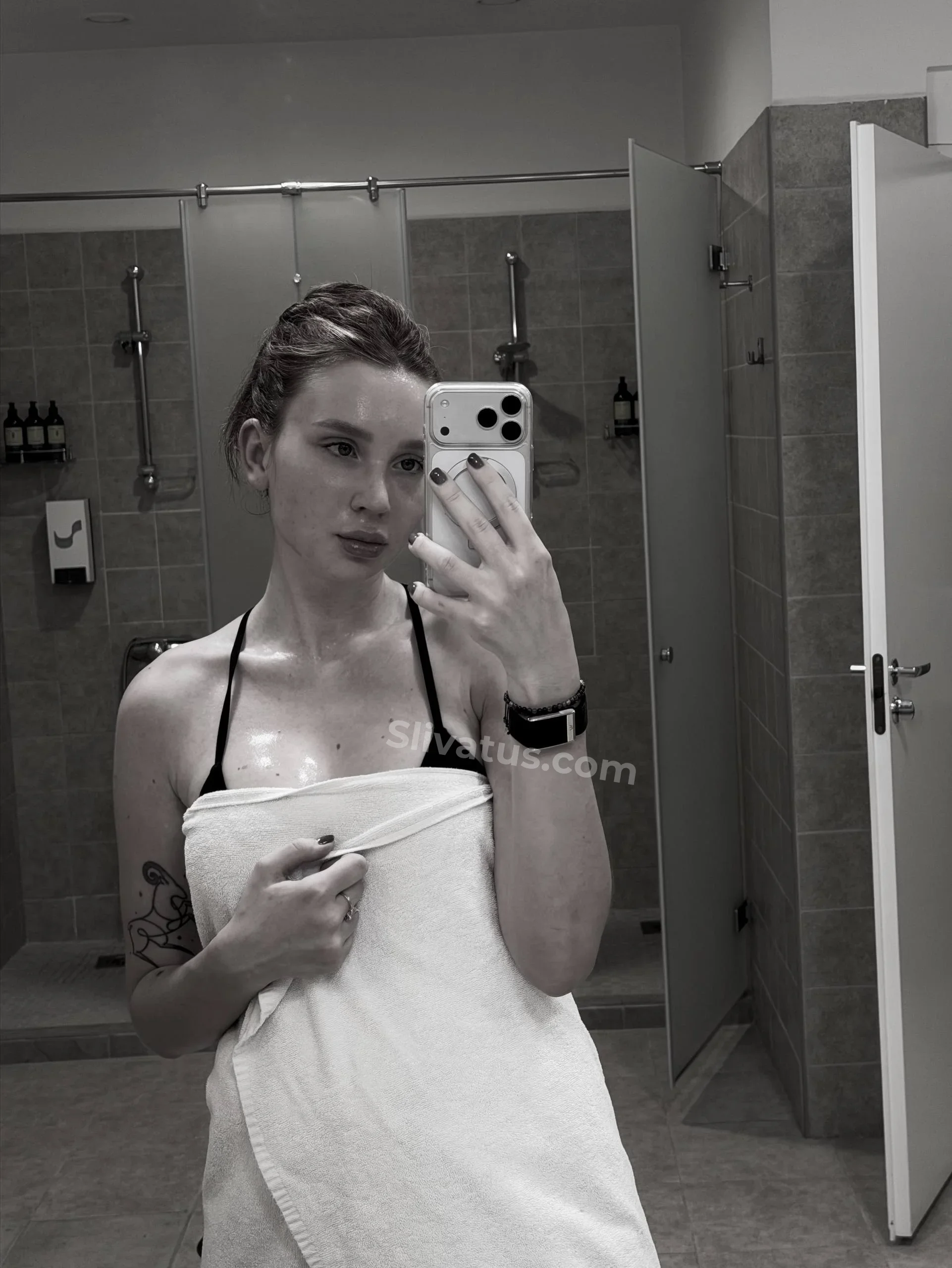 18+ Слив фото блогерши Юля Годунова