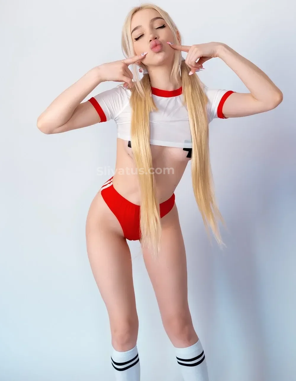 2026 Голая тиктокерша Alice Delish на фото