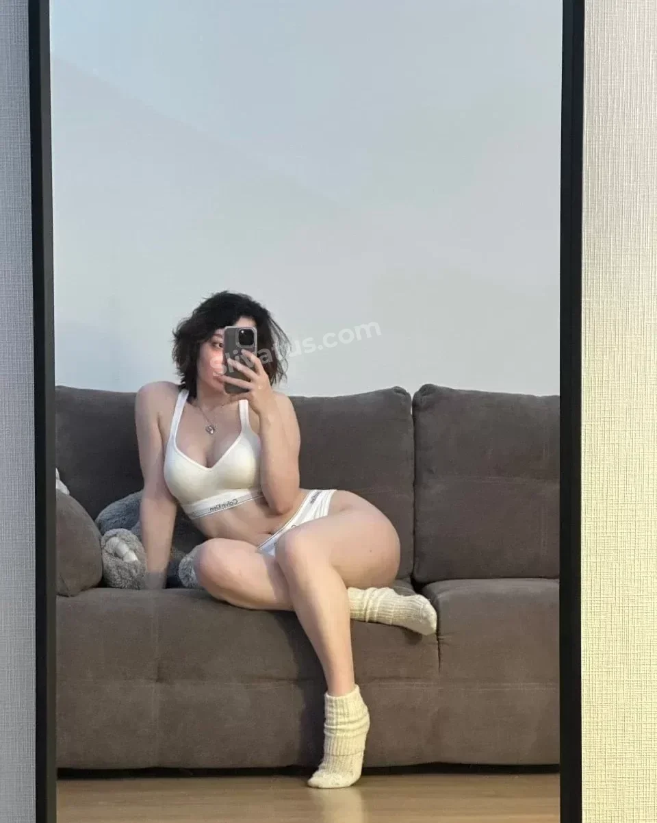 Без цензуры Korya MC (Карина Муса) блогерша без одежды