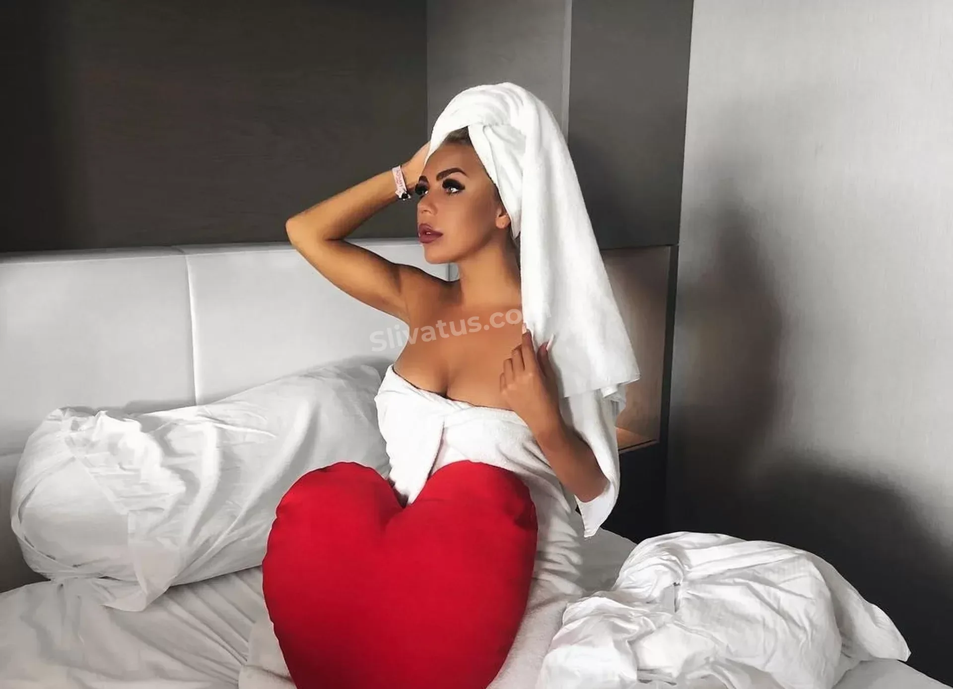 Без цензуры Свежий слив видео блогерши Карина Кросс (karinakross)