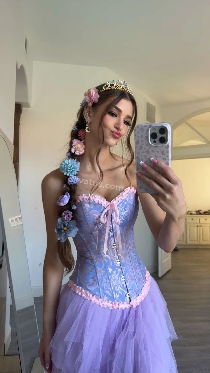 Без цензуры Свежий слив видео тиктокерши Brooke Monk