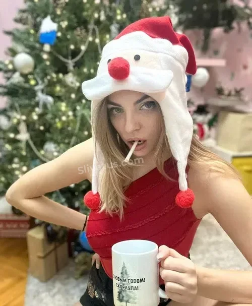 Без цензуры Утечка фото блогерши Busya18plus