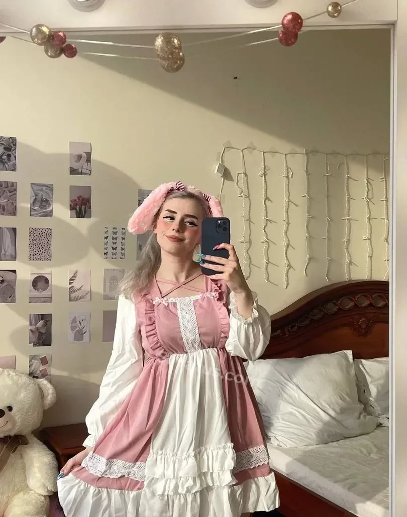 Без цензуры Утечка фото тиктокерши Света Солар (svetasollar)