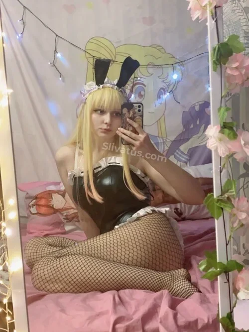 Для взрослых Эротическое фото тиктокерши morticia_cos (Mia_green_tea)