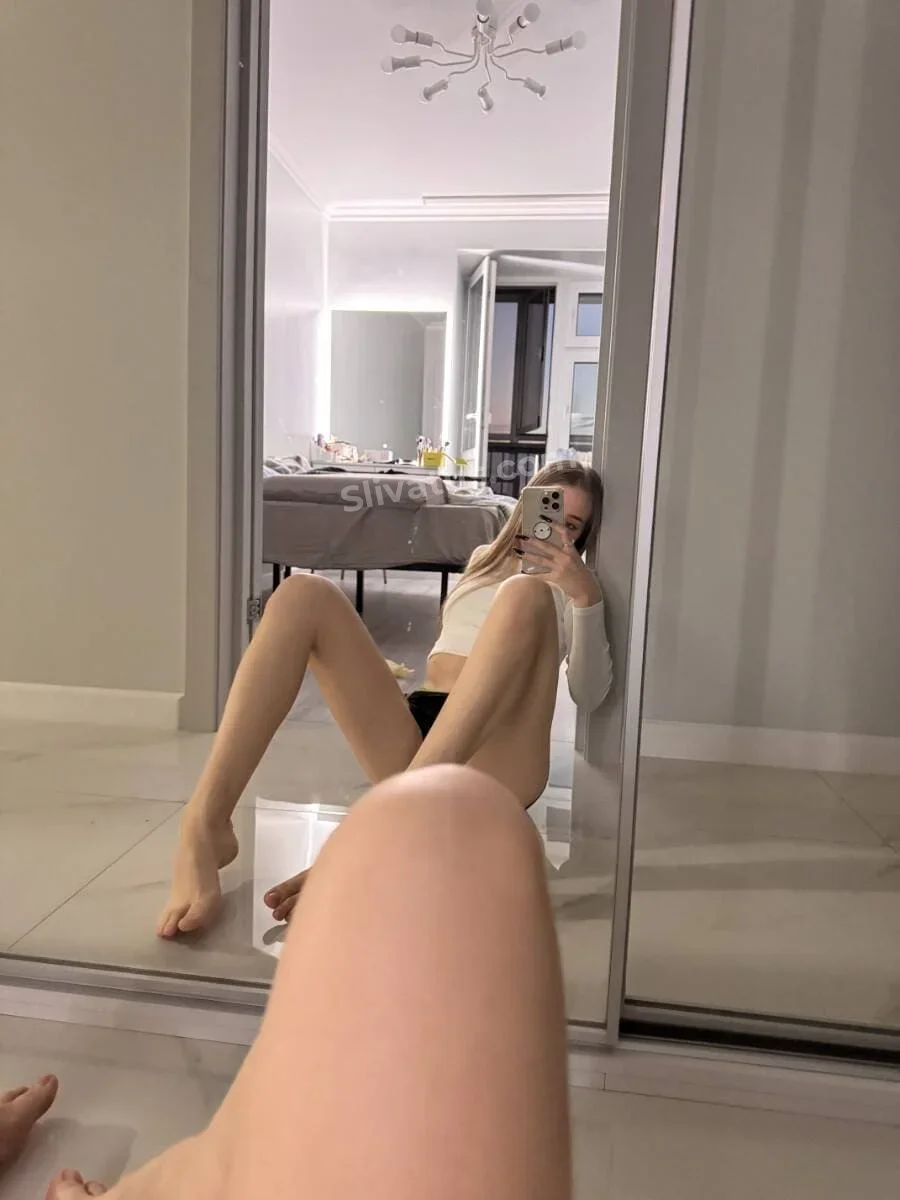 Для взрослых Слив интимного фото тиктокерши BLOOMUS (yglichh)