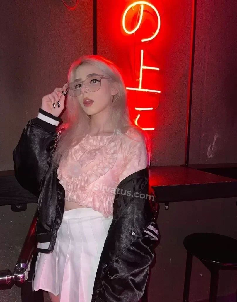 Для взрослых Слив интимного фото тиктокерши Света Солар (svetasollar)