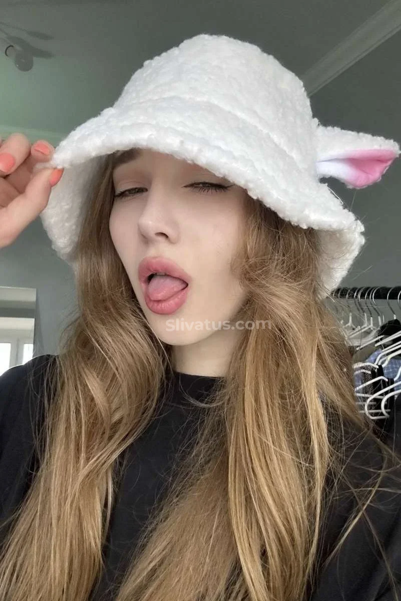 Эксклюзивный Эротическое фото тиктокерши BLOOMUS (yglichh)