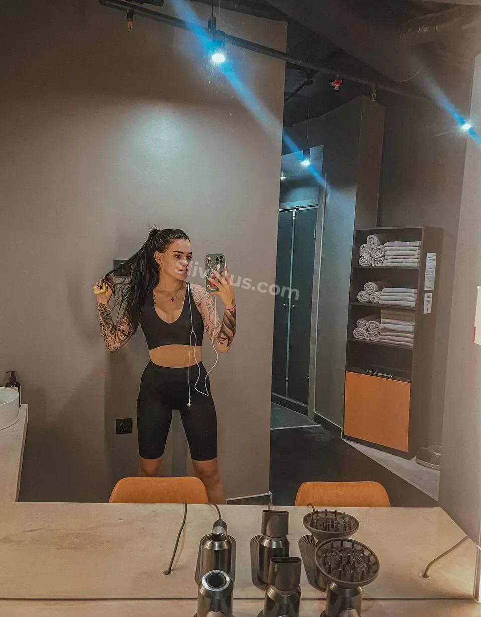 Эксклюзивный Голая тиктокерша Карина Аракелян на фото