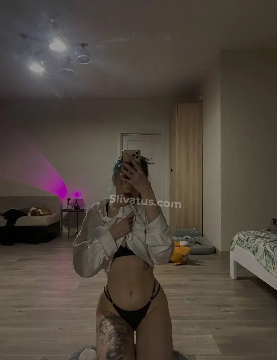 Эксклюзивный Голая тиктокерша Rochersha (Настя Рочерша) на фото