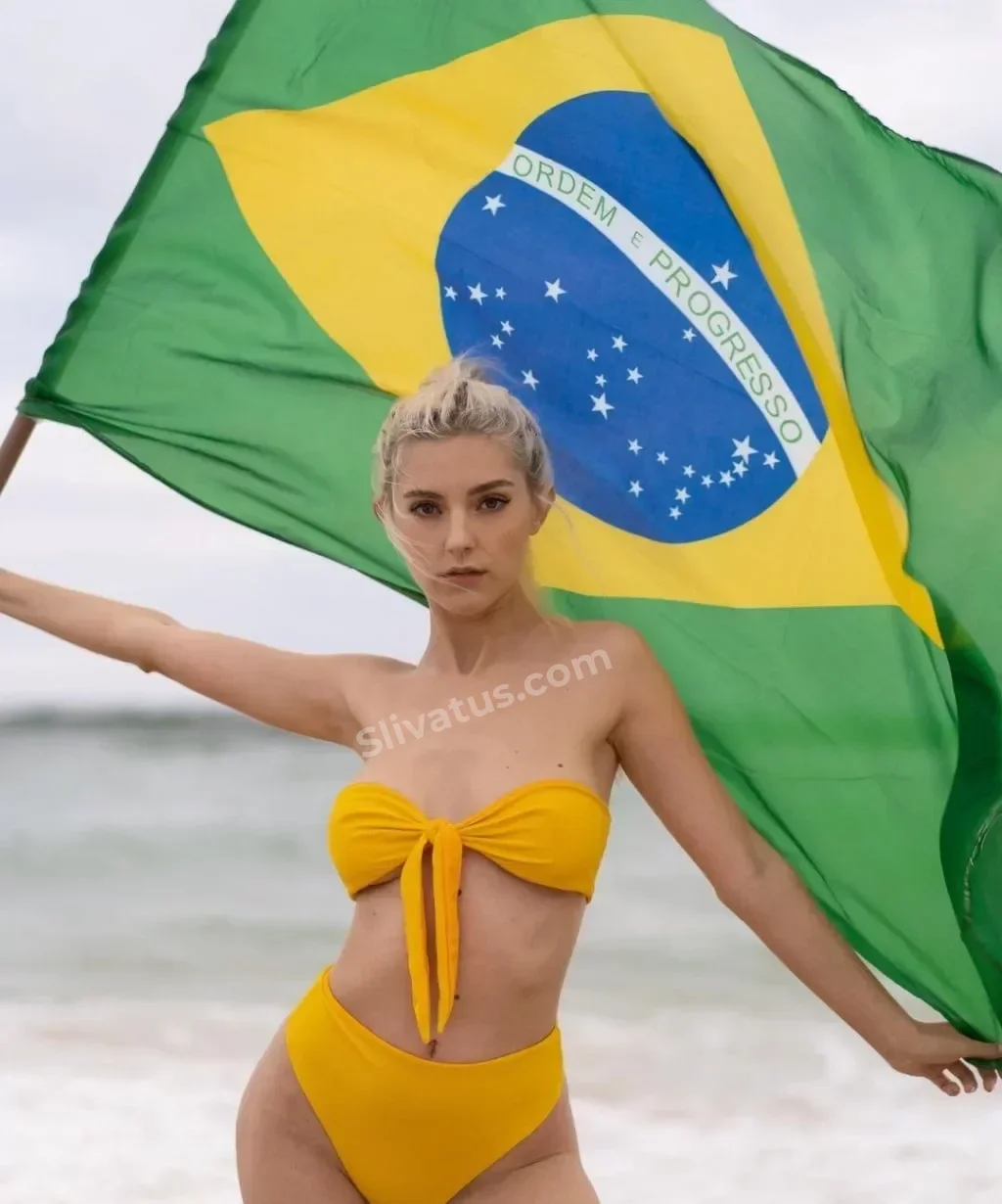 Эксклюзивный Горячее фото тиктокерши Ева Эльфи (Eva Elfie)