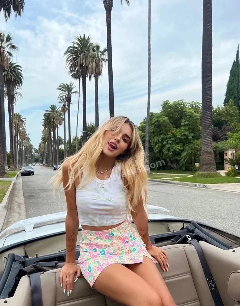 Эксклюзивный Обнаженное тело блогерши Ева Миллер