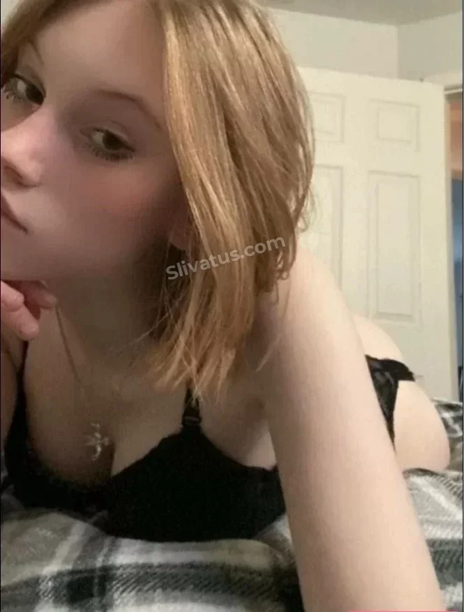 Эксклюзивный Обнаженное тело тиктокерши Кира Аврорка