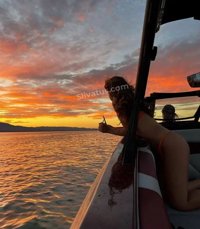 Эксклюзивный Свежий слив видео блогерши Ева Миллер