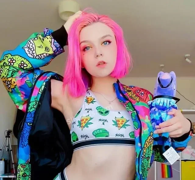 Фото голой модели Chio Yam