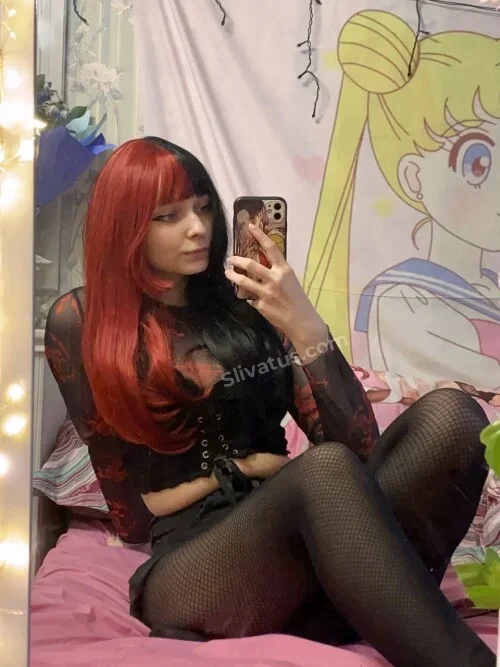 Голая тиктокерша morticia_cos (Mia_green_tea) на фото