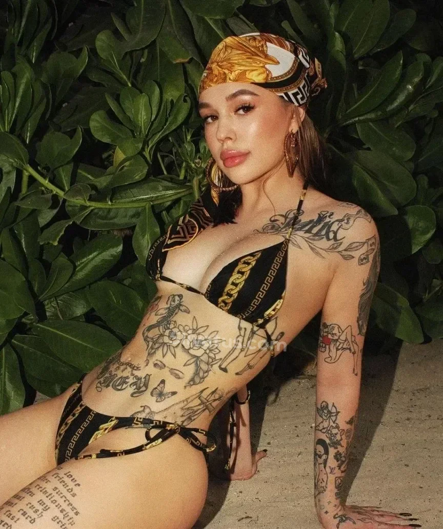 Горячее фото тиктокерши Инстасамка (instasamka)