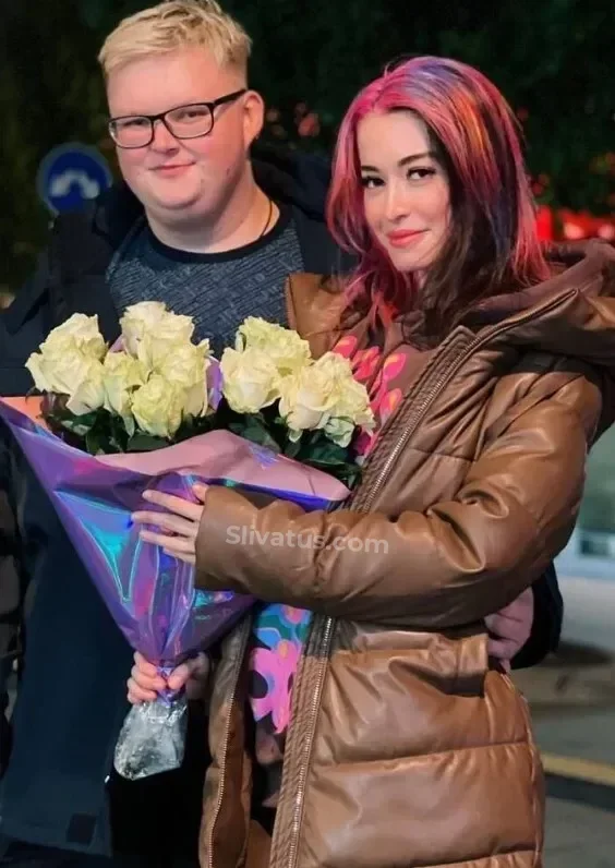 Горячий Горячее фото тиктокерши LiQueen