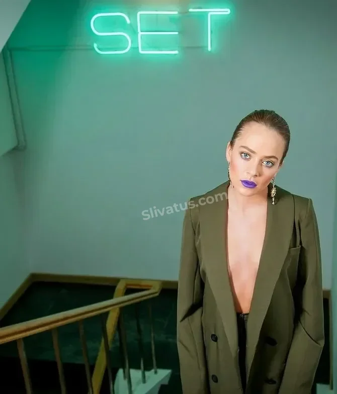 Горячий Слив голой звезды Аглая Тарасова