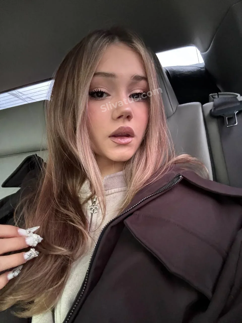 Горячий Свежий слив видео тиктокерши Антотка (antotkaa)