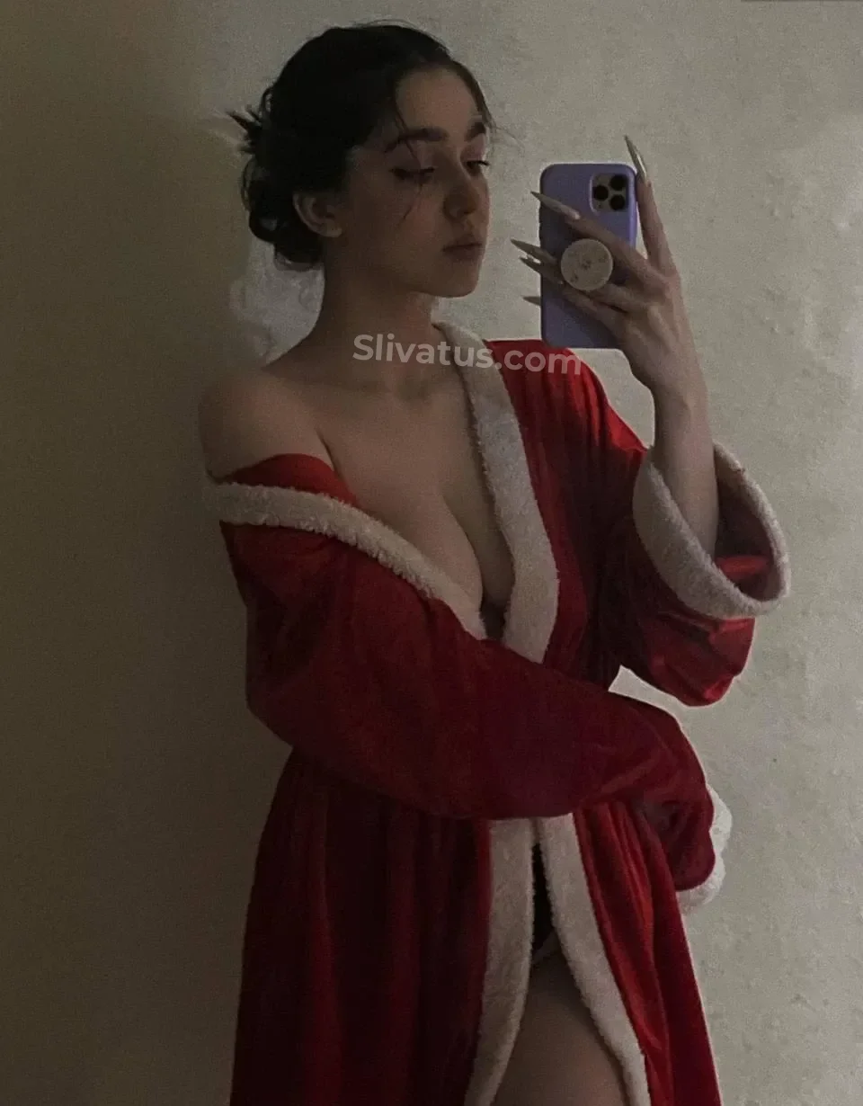 Интимный Эротическое фото тиктокерши Rochersha (Настя Рочерша)