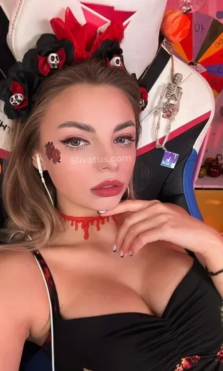 Интимный Голая тиктокерша Busya18plus на фото