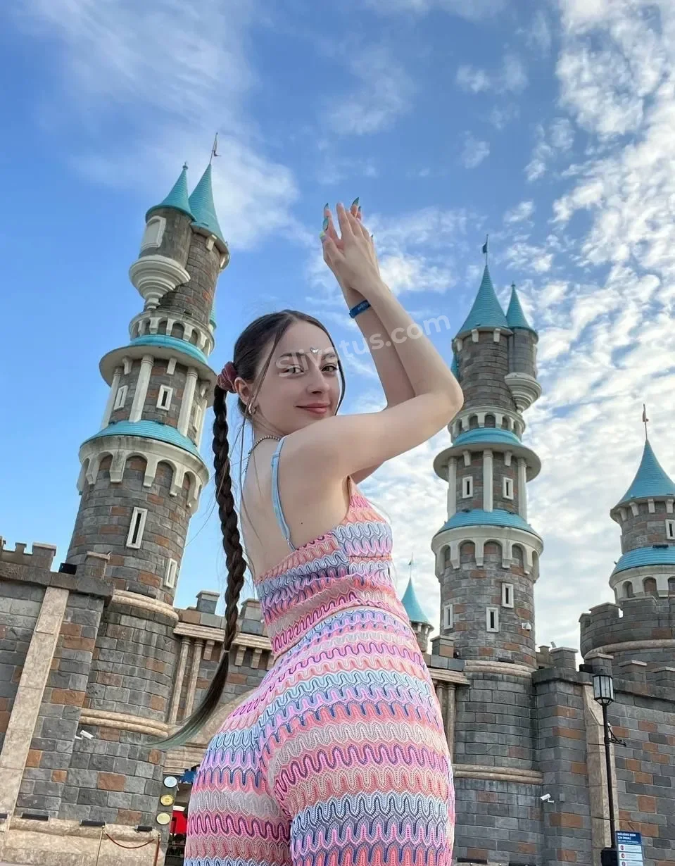 Интимный Мейби Бейби - голая знаменитость слив