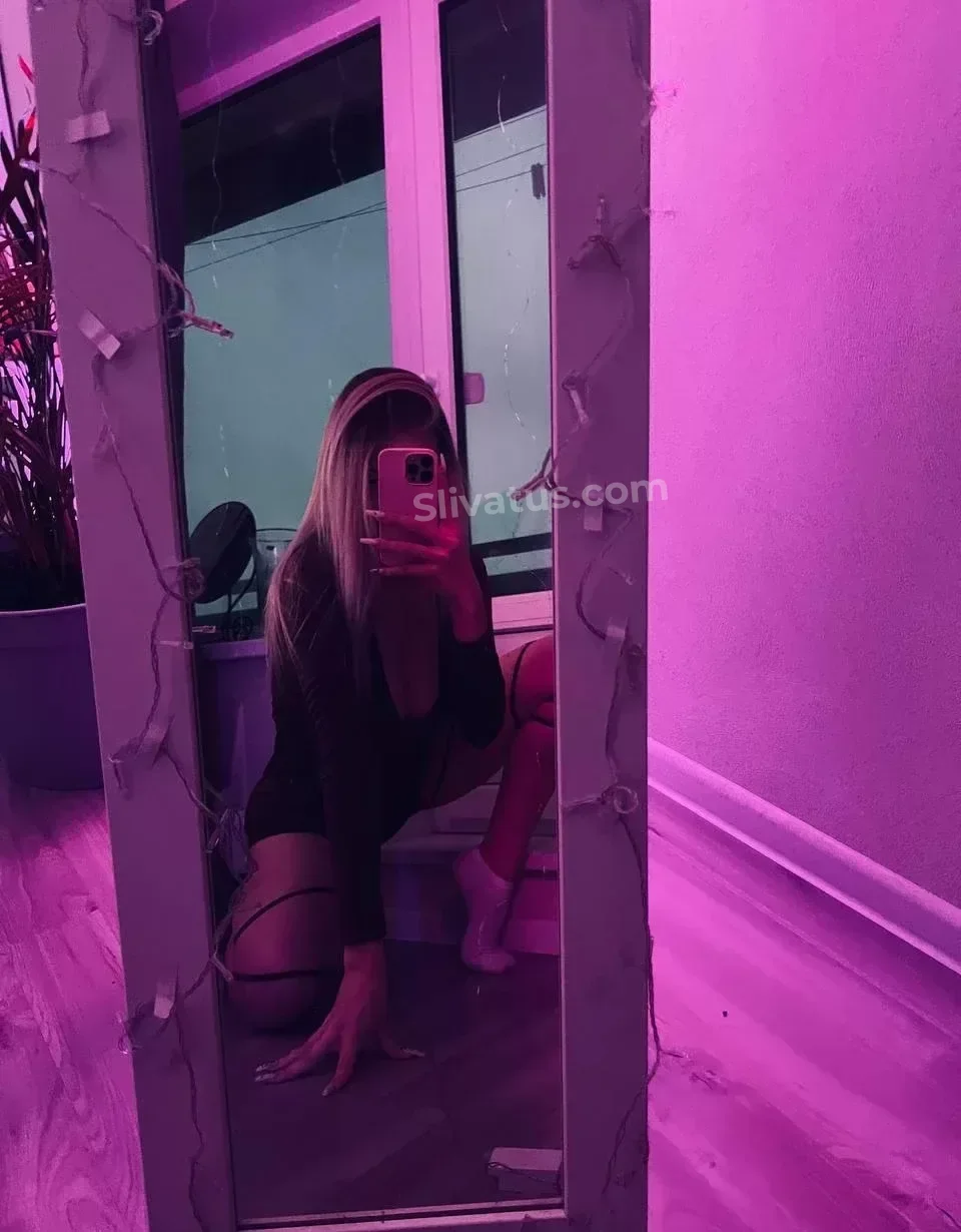 Интимный Обнаженное тело блогерши Polina Li (Полина Ли)