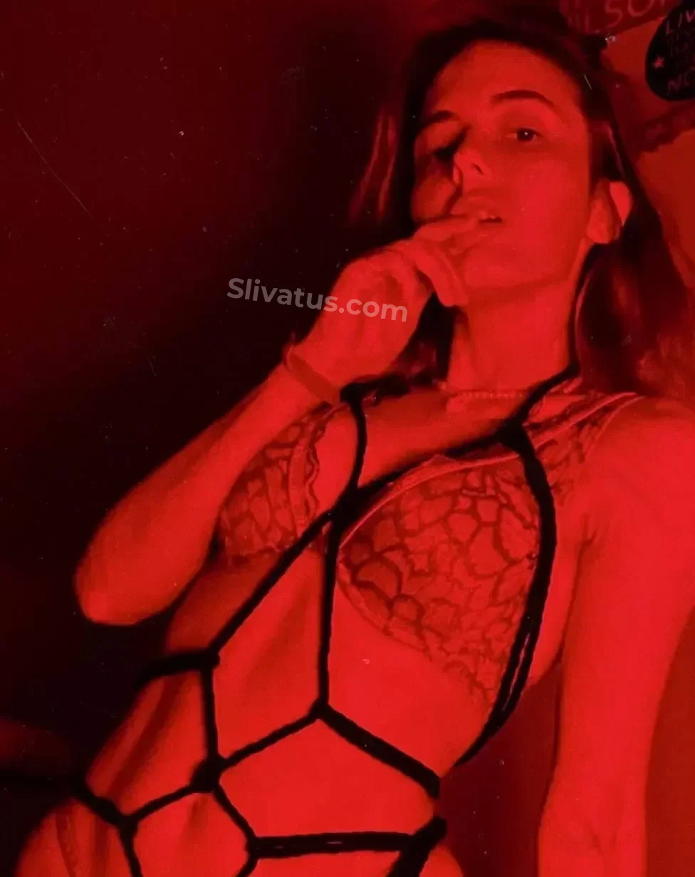 Николь Коулен (nikolkoulen) модель без одежды