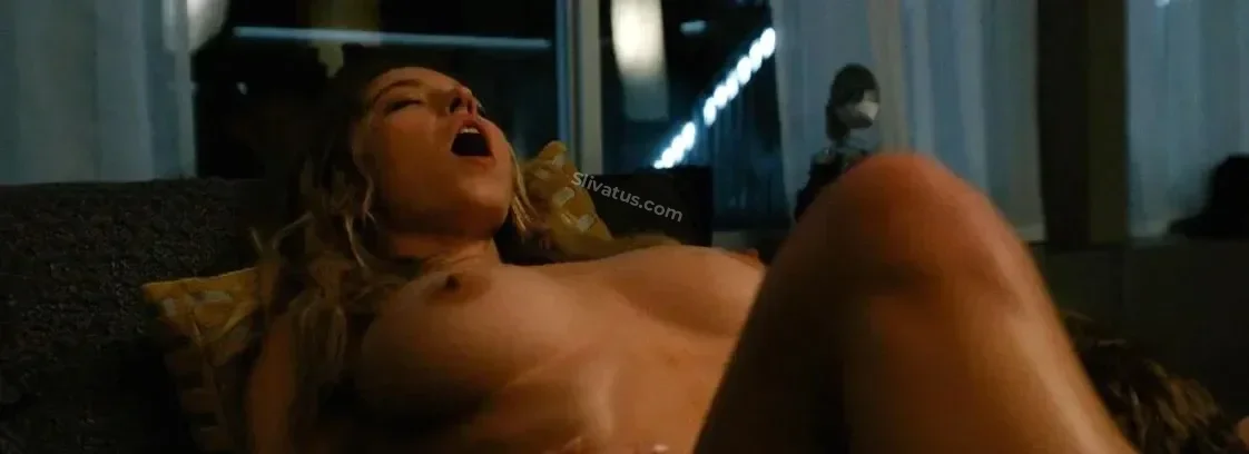 Новый Горячее фото тиктокерши Сидней Суини