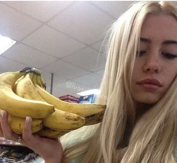 Новый Хофманита (Hofmannita) блогерша без одежды