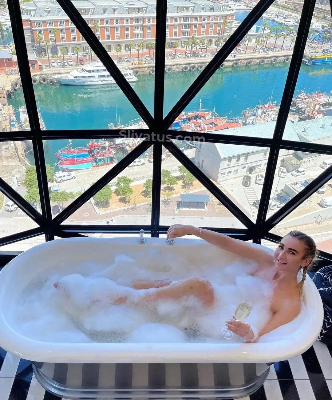 Новый Обнаженное тело звезды Ольга Бузова