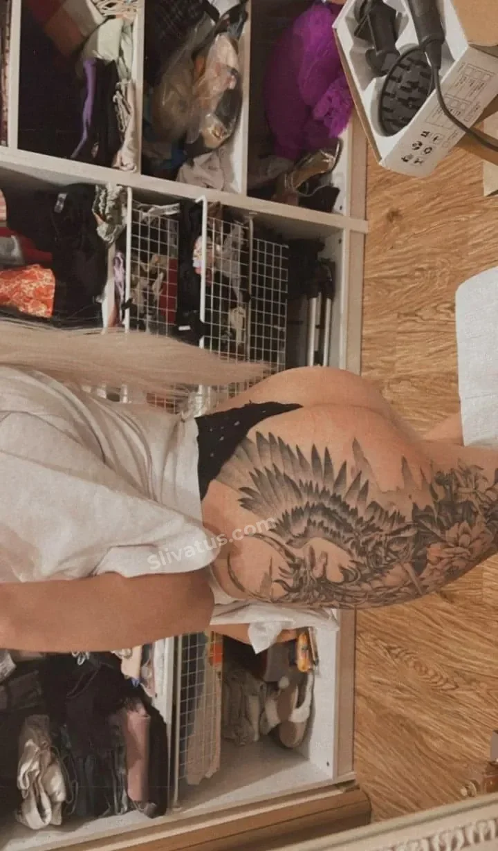 Новый Приватное фото блогерши Modestal