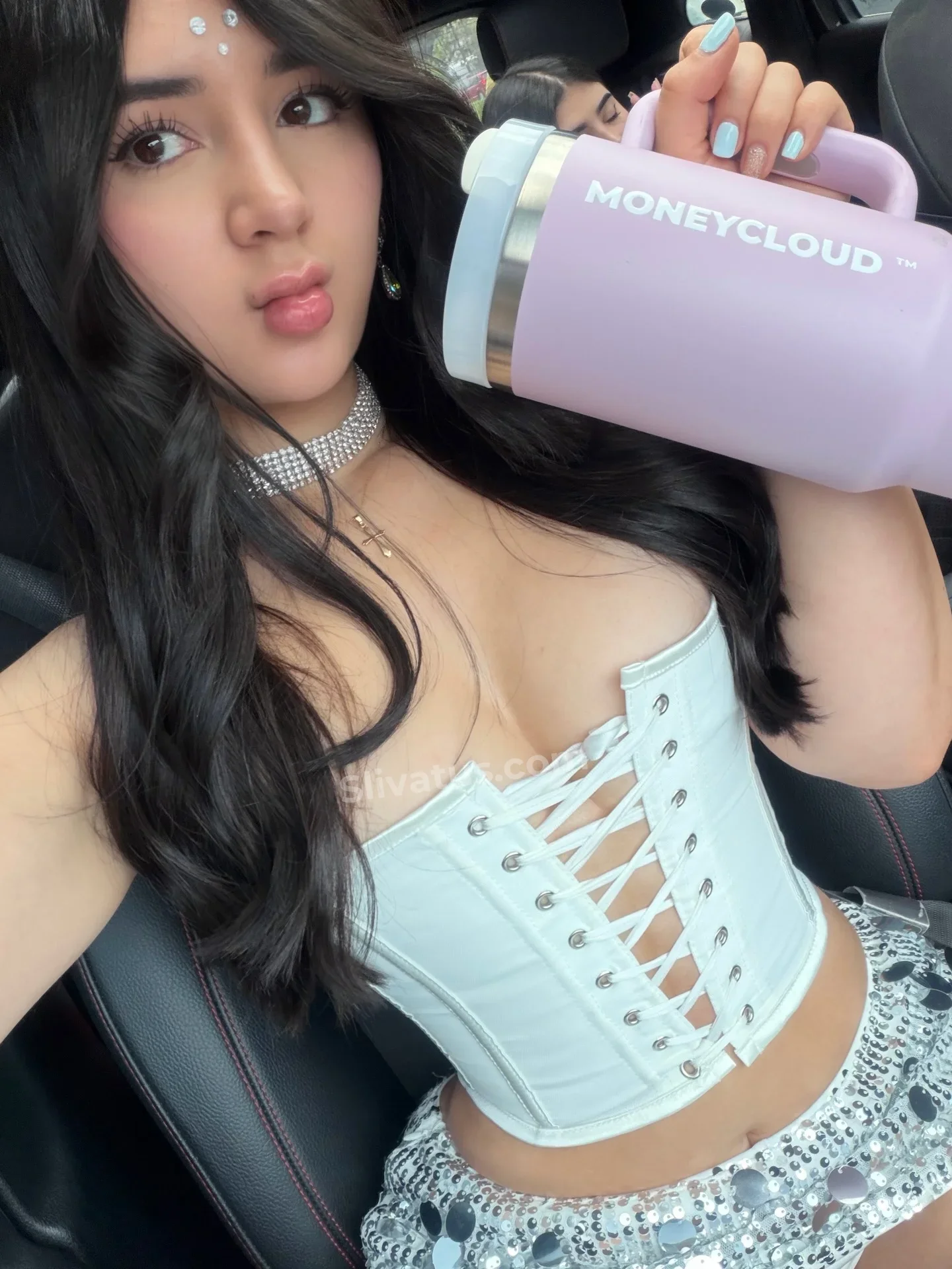 Новый Утечка фото модели Catsara