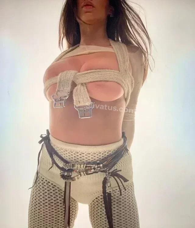 OnlyFans Фото голой модели Бьянка Цензори (Bianca Censori)