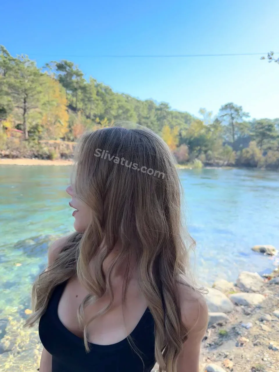 Популярной Антотка (antotkaa) тиктокерша без одежды