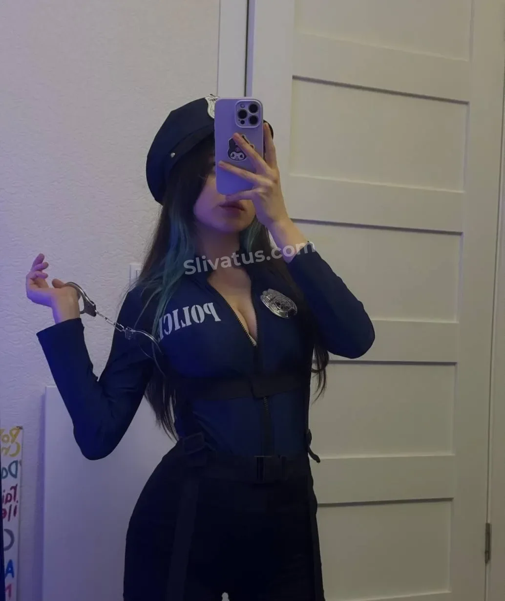 Популярной Эротическое фото тиктокерши Rochersha (Настя Рочерша)