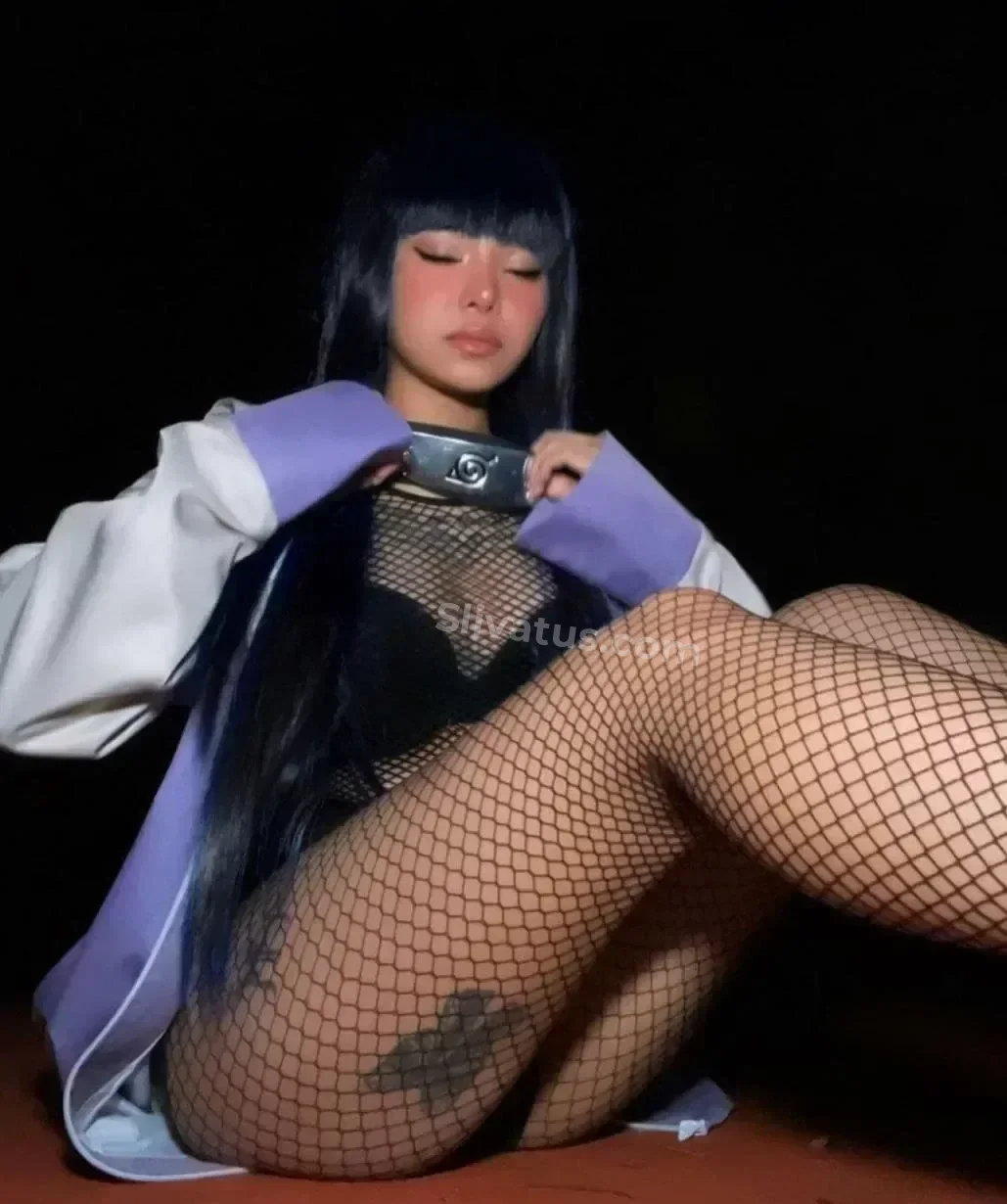 Популярной Голая тиктокерша Белла Порч (Bella Poarch) на фото