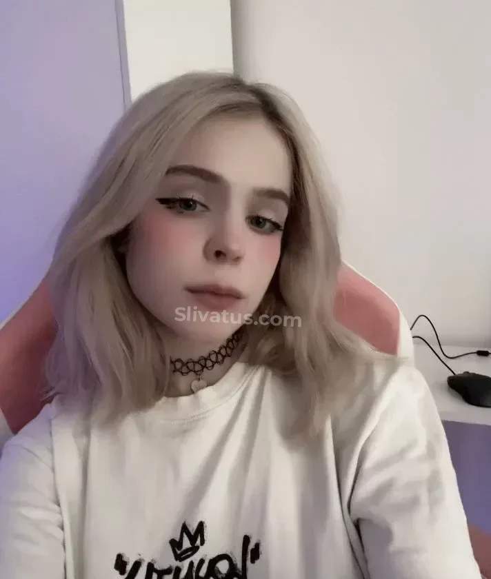 Популярной Горячее фото тиктокерши Эми Роуз (emiroysssss)