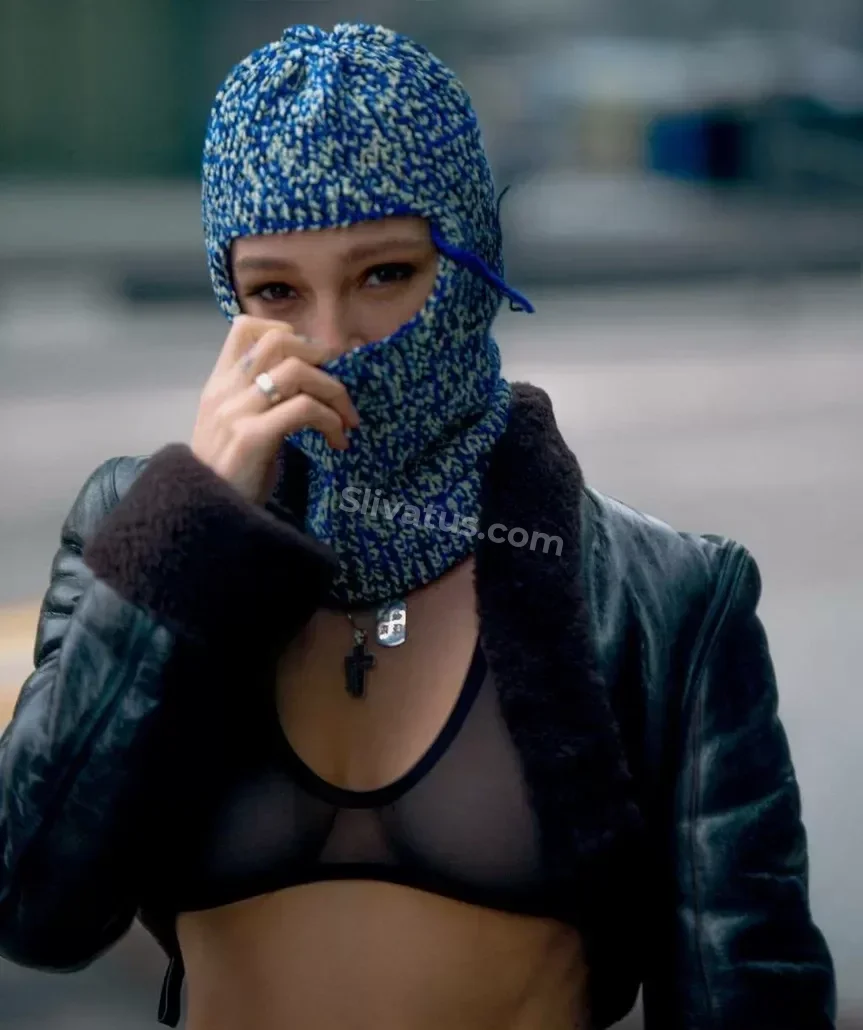 Популярной Настя Ивлеева блогерша без одежды