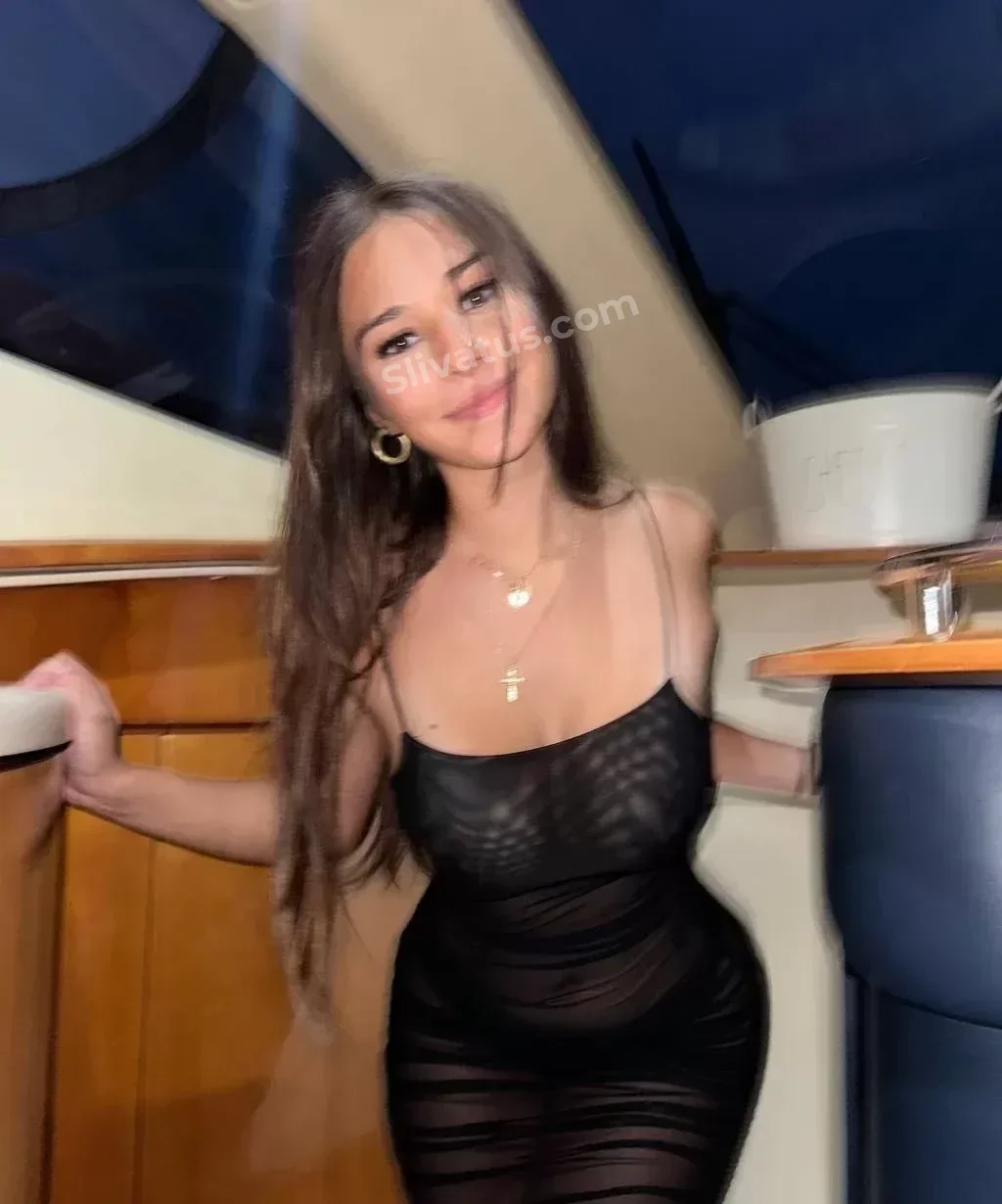 Популярной Обнаженное тело модели Sophie Rain