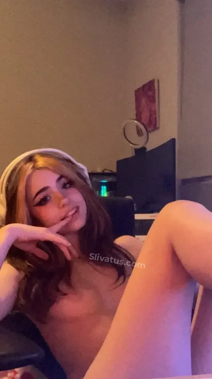 Популярной Слив голой модели HannahOwo