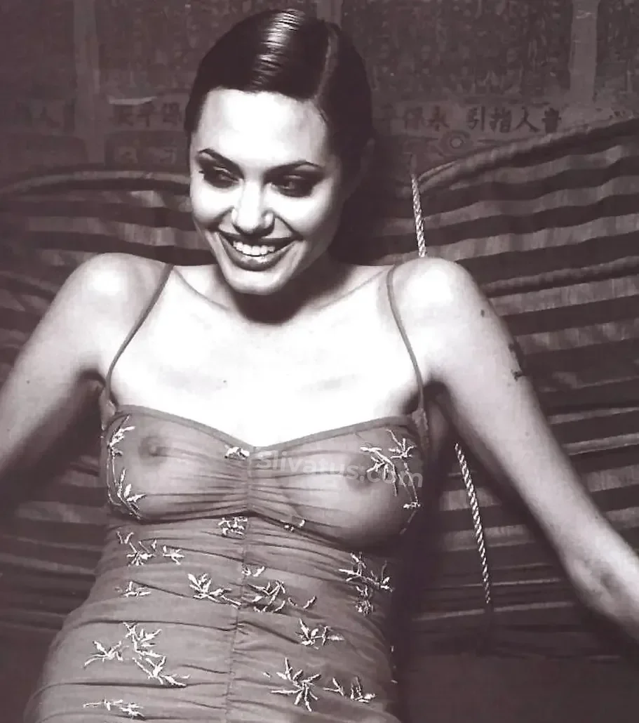 Приватный Фото голой звезды Анджелина Джоли