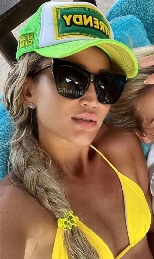 Приватный Голая тиктокерша Ольга Бузова на фото