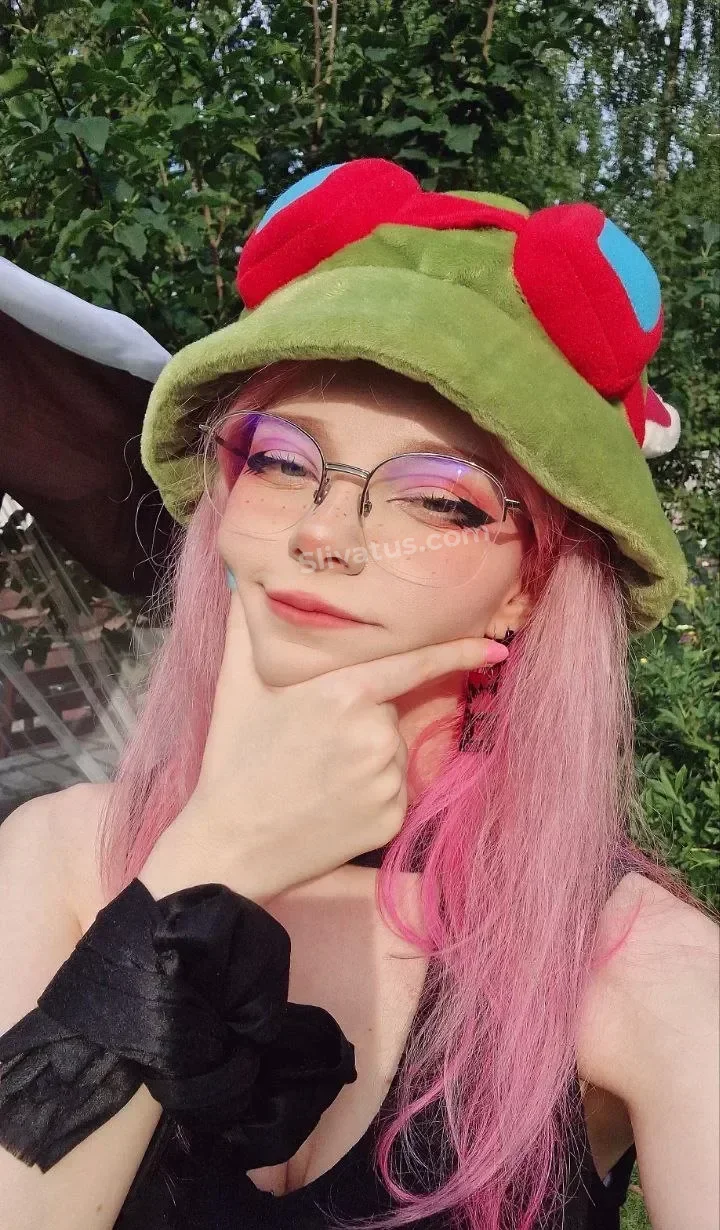 Приватный LinaNeyeon - голая блогерша слив